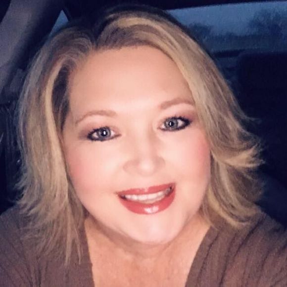 Meet your Posher, Deanna - Picture 1 of 1